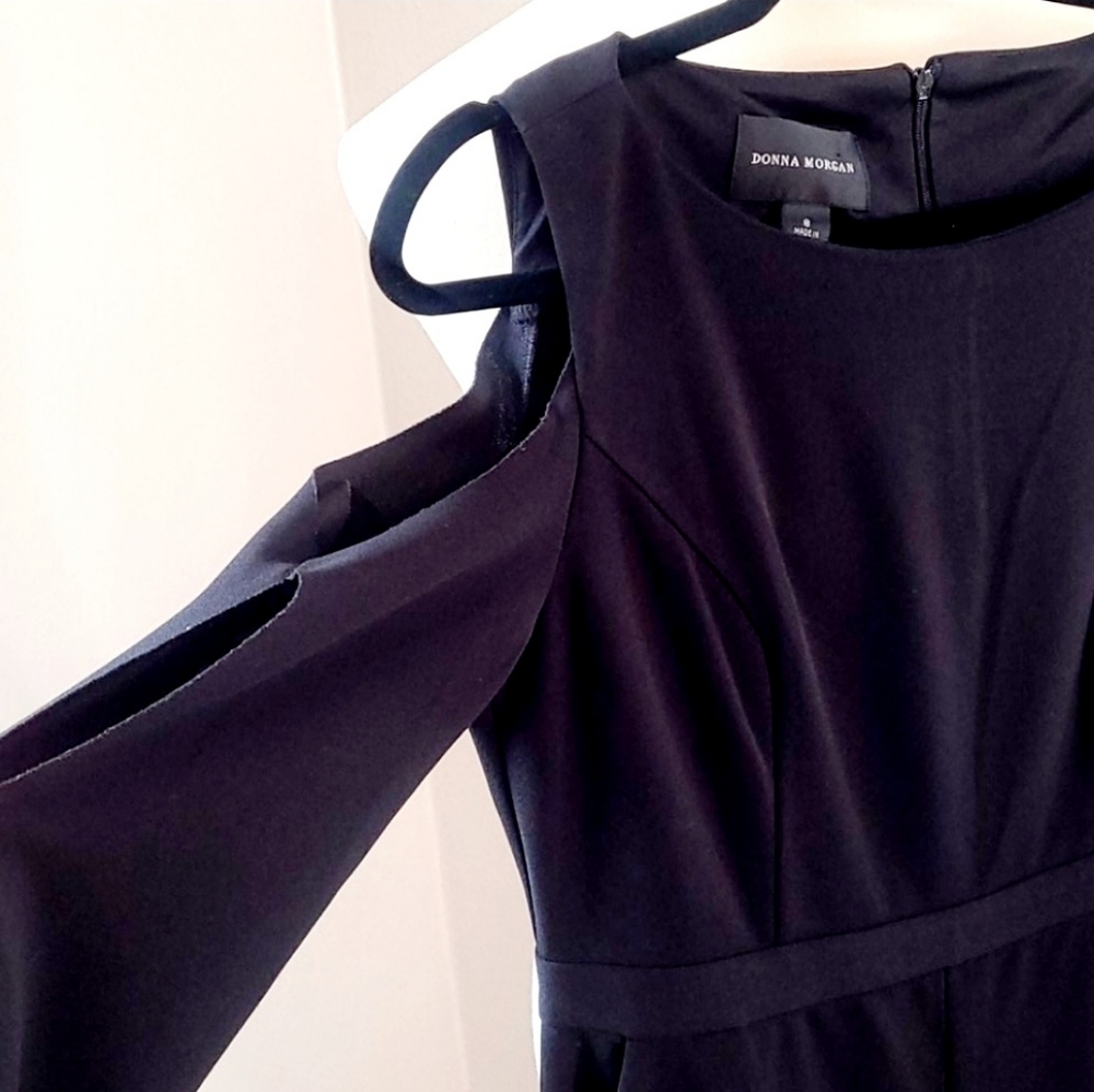 Super Cute Donna Morgan tie sleeve, cold shoulder jumpsuit in black…size 8 - Picture 6 of 10